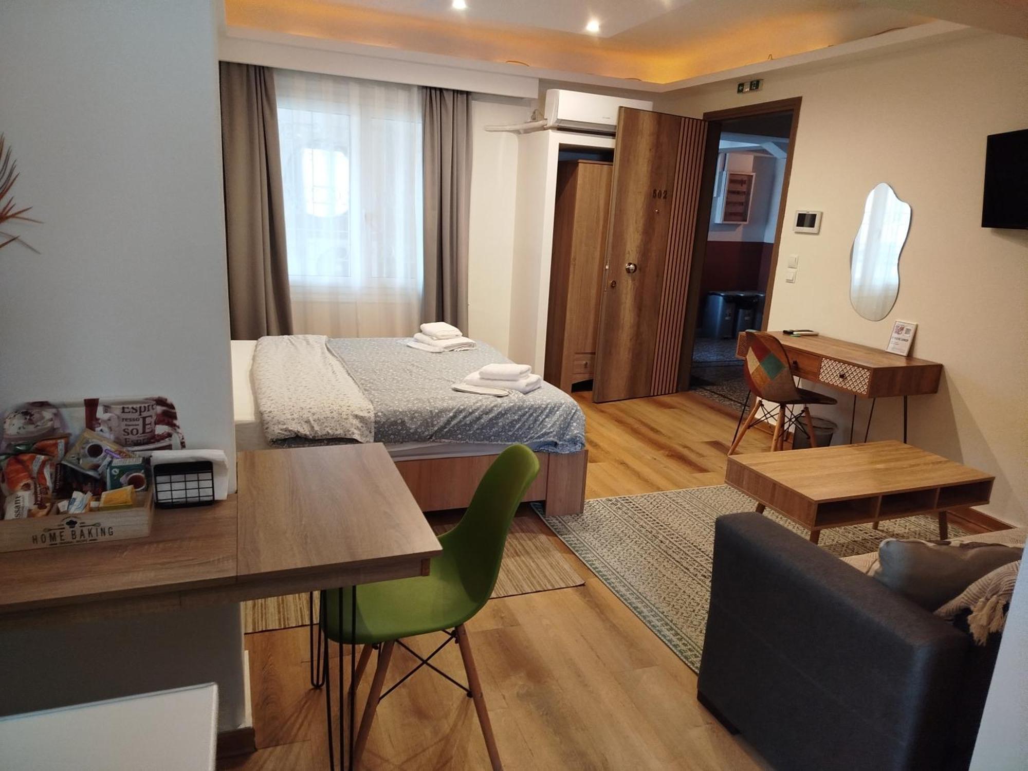One-Bedroom Apartment
